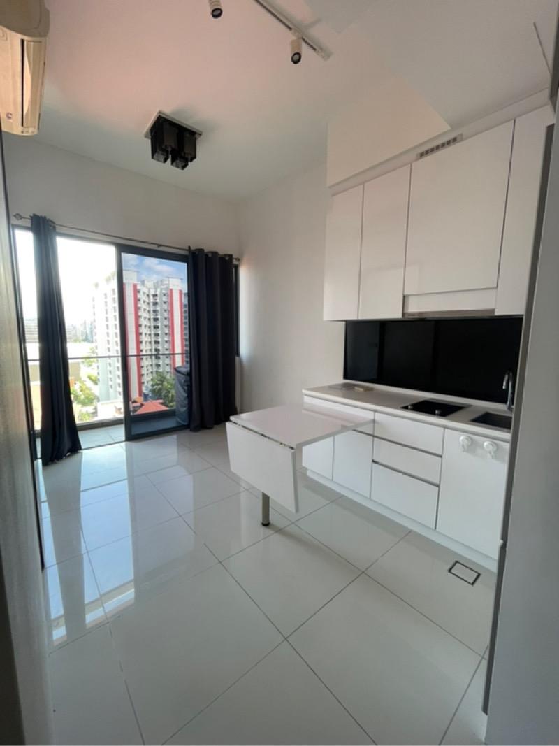 Millage Condominium For Sale, $1,000,000, 1 Bed 1 Bath 893 sqft $1,120.00 psf