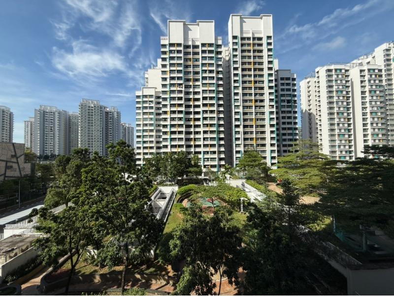 Prop-GPT: HDB Apartment: D28 Seletar 441D Fernvale Road