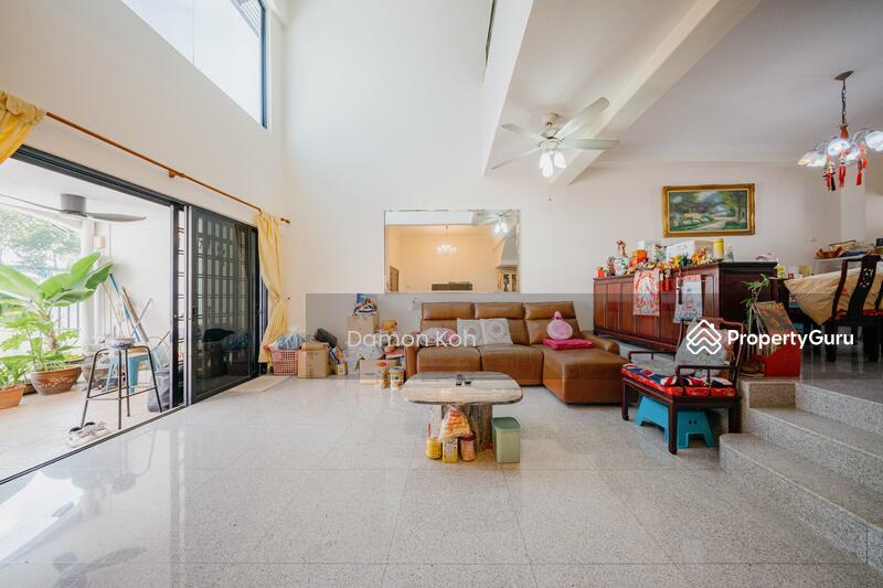 Prop-GPT: Terrace: D28  Freehold 3 Storeys Terrace @ Sunrise Estate