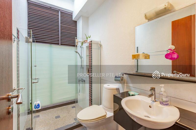 Corner Terrace for Sale: D16, 467959