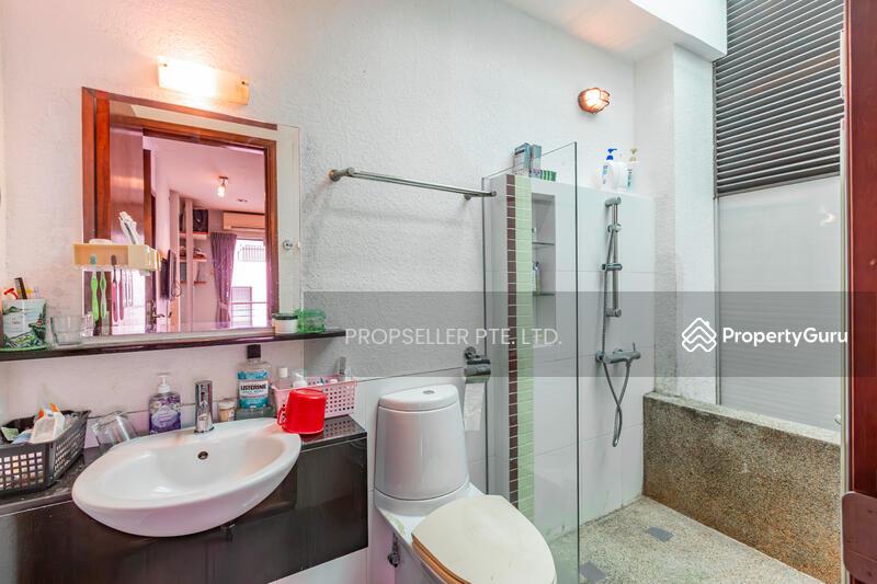 Corner Terrace for Sale: D16, 467959
