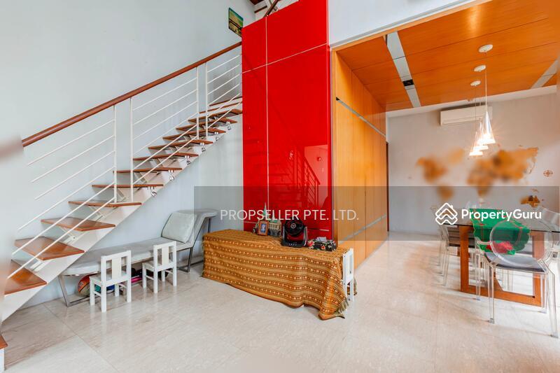 Corner Terrace for Sale: D16, 467959