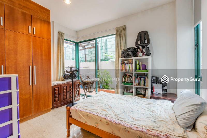Corner Terrace for Sale: D16, 467959