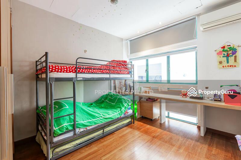 Corner Terrace for Sale: D16, 467959