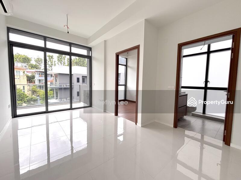 Prop-GPT: Condominium: D23 Hillview Phoenix Residences
