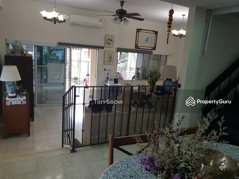 Prop-GPT: Corner Terrace: D20  Corner Terr-7min walk mrt