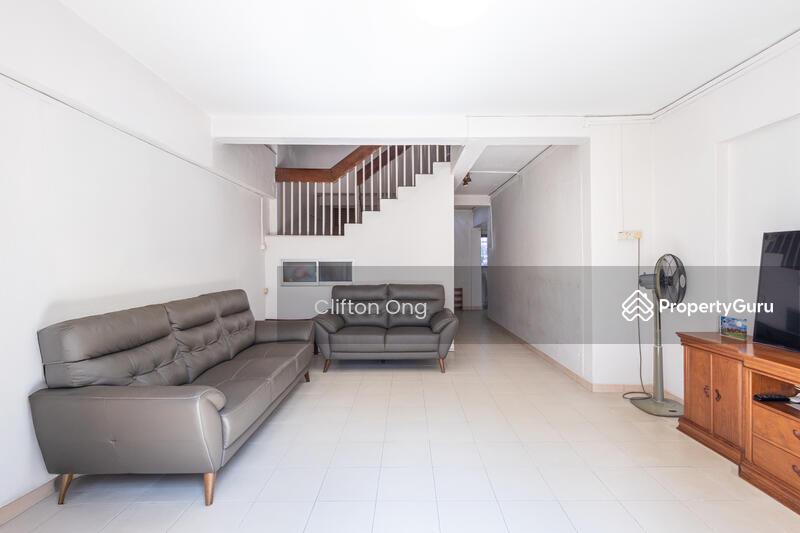 Prop-GPT: HDB Flat: D19  238 Hougang Avenue 1