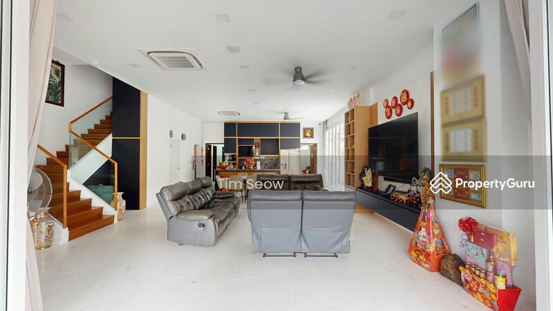 Prop-GPT: Corner Terrace: D15  Multigenerational Corner terr