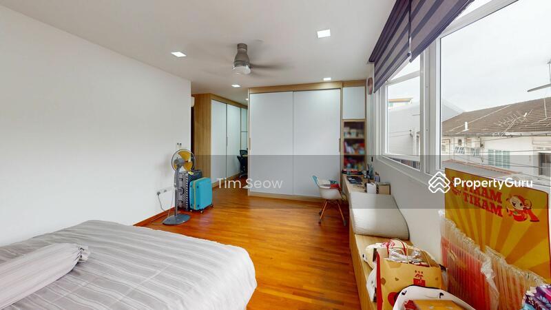Corner Terrace for Sale: D15, 418426