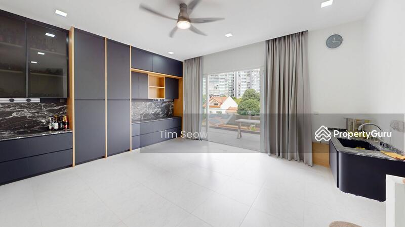 Corner Terrace for Sale: D15, 418426