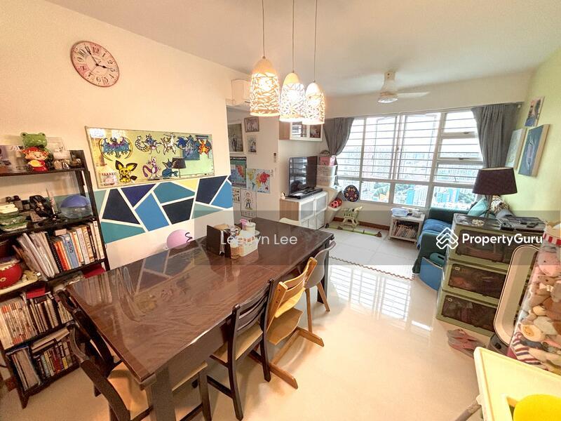 Prop-GPT: HDB Flat: D12  10C Bendemeer Light