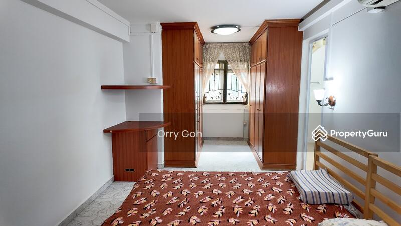 HDB Flat for Sale, 242 Yishun Ring Road, SGD 708,000 | 99-year lease