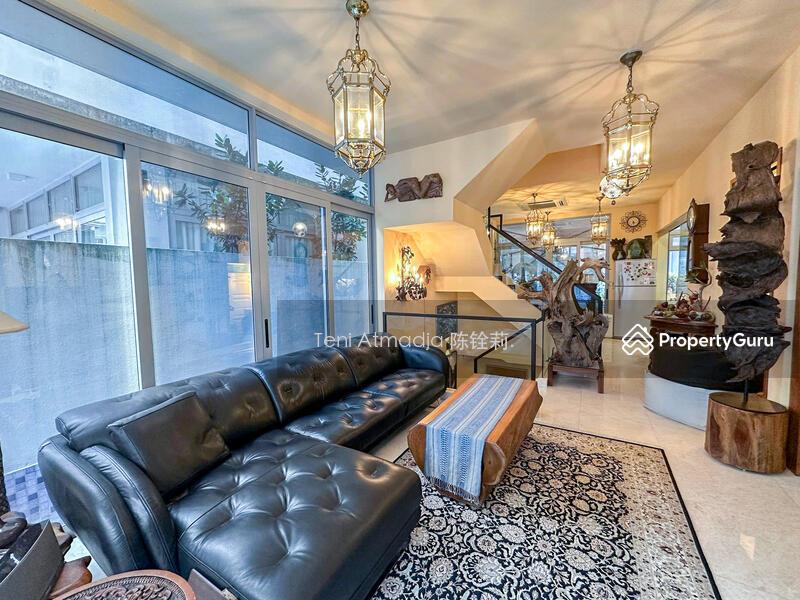 Prop-GPT: Condominium - Cluster House: D11  Montclair @ Whitley