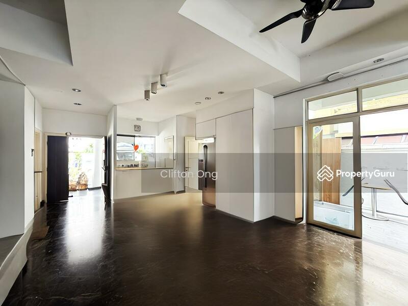 Prop-GPT: Corner Terrace: D19  Park Villas