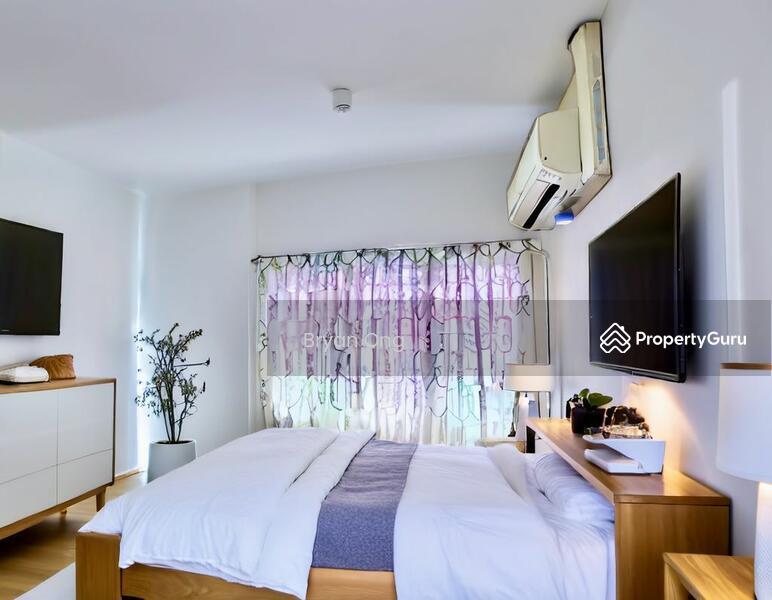 Corner Terrace for Sale: D13, 348882