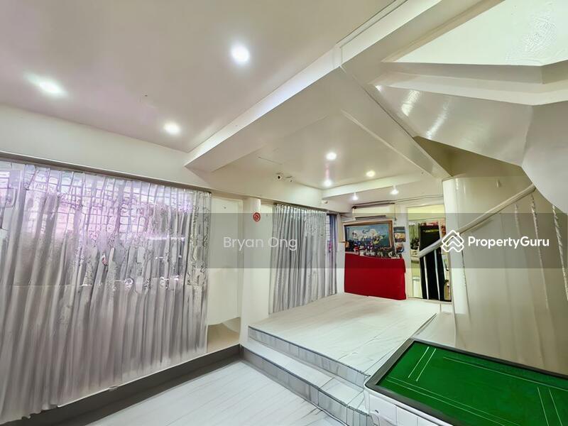 Corner Terrace for Sale: D13, 348882
