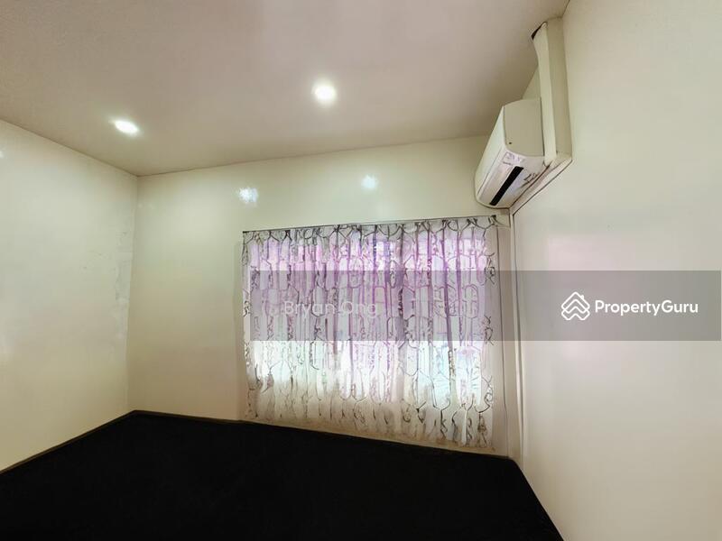 Corner Terrace for Sale: D13, 348882