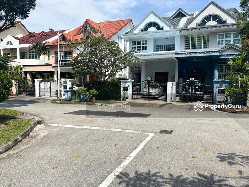 Corner Terrace for Sale: D13, 348882