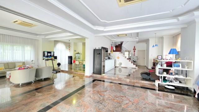 Prop-GPT: Semi-Detached: D19 Serangoon Garden  D19  8.7.0.0.6.6.6.1 Original 2.5 Sty Semi-D @ Serangoon Garden