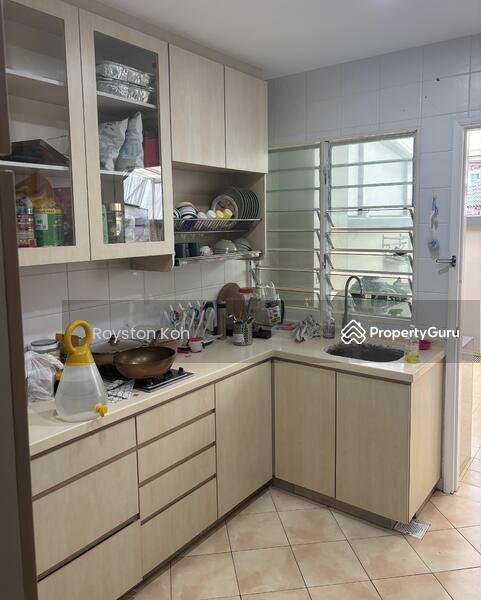 Prop-GPT: Terrace: D28  Seletar Hills Estate, Gerald Mugliston