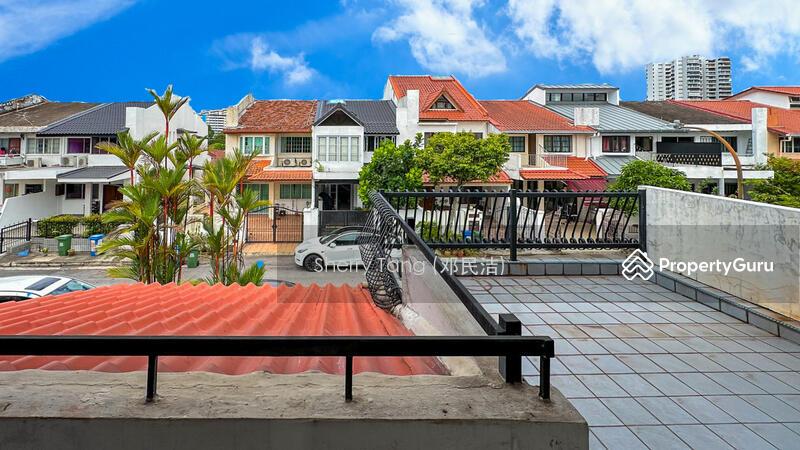 Prop-GPT: Corner Terrace: D19  Golden Hill Estate
