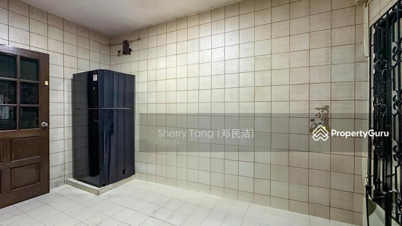 Corner Terrace for Sale: D19, 550000