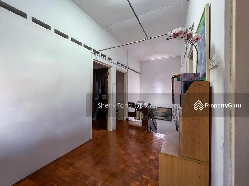 Corner Terrace for Sale: D19, 550000
