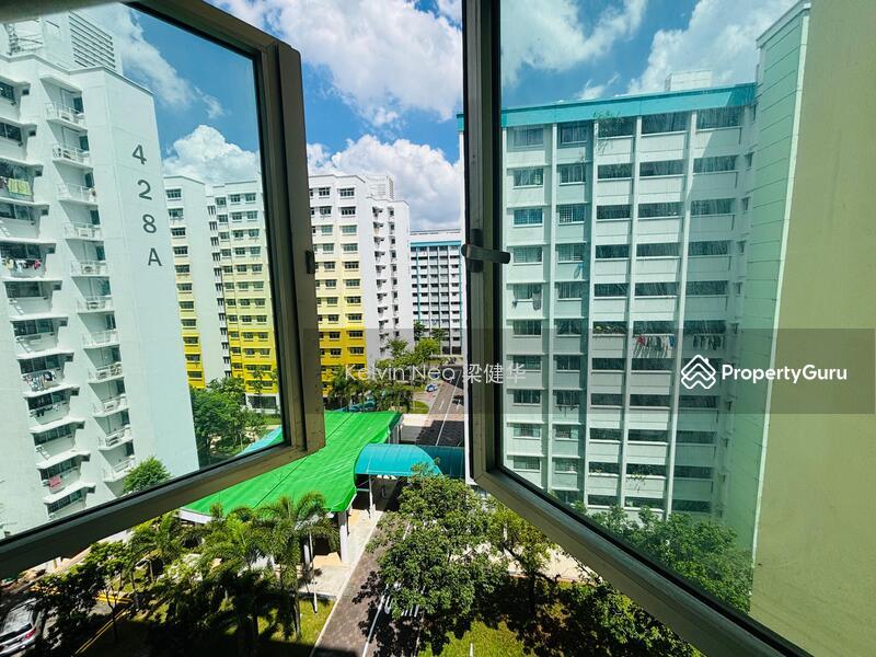 Prop-GPT: HDB Flat: D27 Yishun 426C Yishun Avenue 11