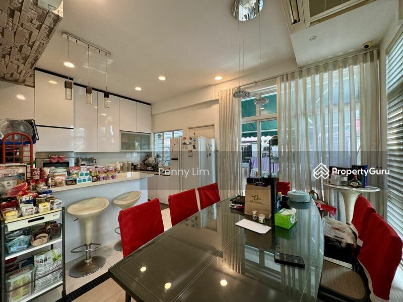 Corner Terrace for Sale: D16, 486000