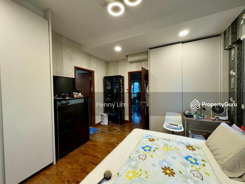 Corner Terrace for Sale: D16, 486000