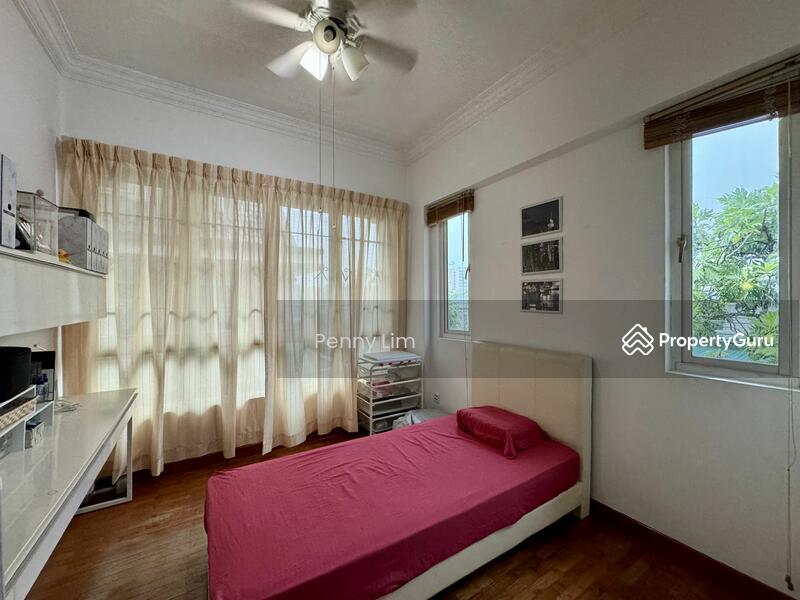 Corner Terrace for Sale: D16, 486000