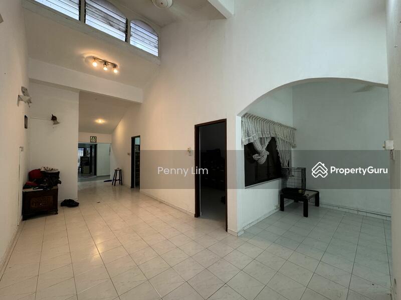 Prop-GPT: Terrace: D28  Seletar Hills Estate