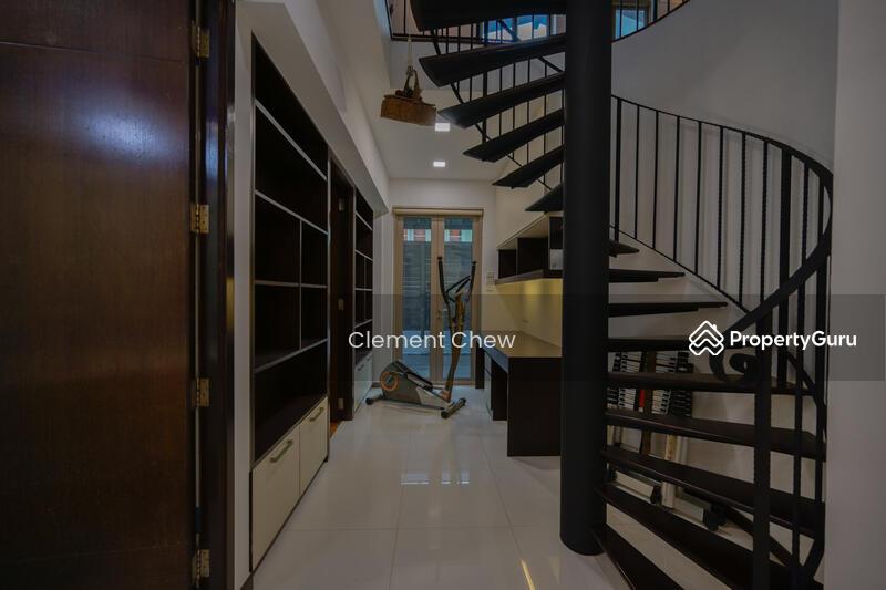 Semi-Detached for Sale: D19, 558190