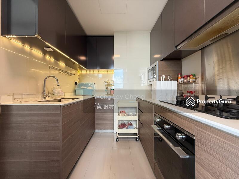 Condominium for Sale: D23, 678275