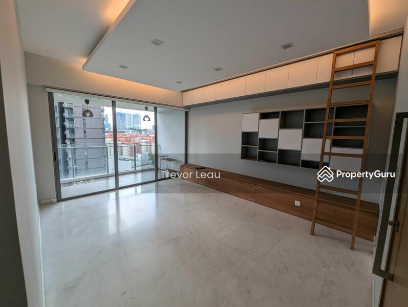 Prop-GPT: Condominium: D09  Starlight Suites