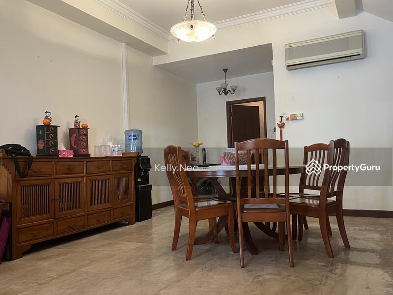 Prop-GPT: Terrace: D19  Parry Green