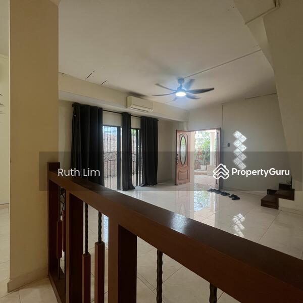 Prop-GPT: Corner Terrace: D20  2 storey Corner terrace, walk to 2 MRT, 1km to Ai Tong/ Catholic primary suits rebuilt or A&A