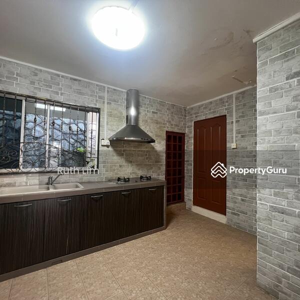 Corner Terrace for Sale: D20, 575614