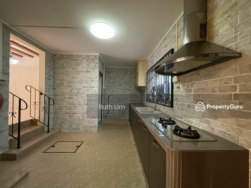 Corner Terrace for Sale: D20, 575614