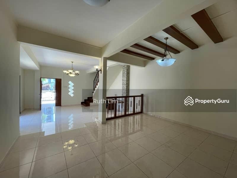 Corner Terrace for Sale: D20, 575614