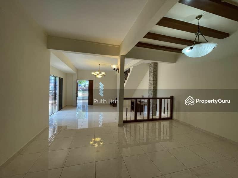 Corner Terrace for Sale: D20, 575614