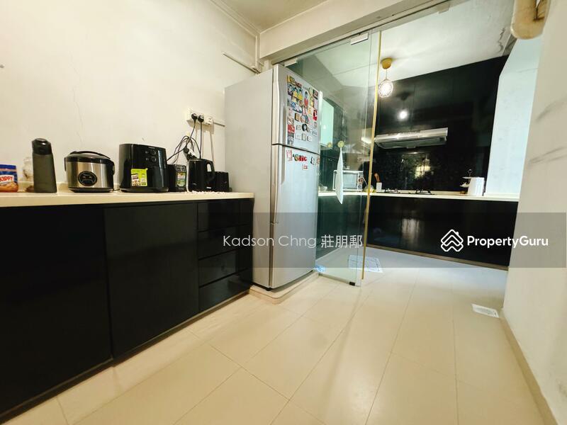 HDB Flat for Sale: D12, 330053
