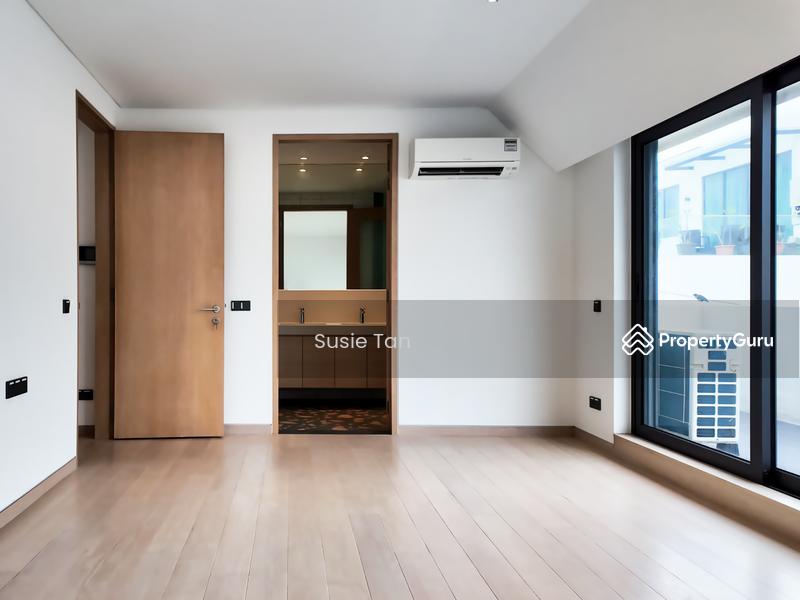 Semi-Detached for Sale: D19, 559749