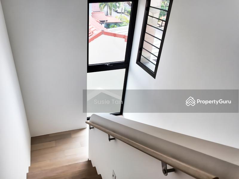 Semi-Detached for Sale: D19, 559749