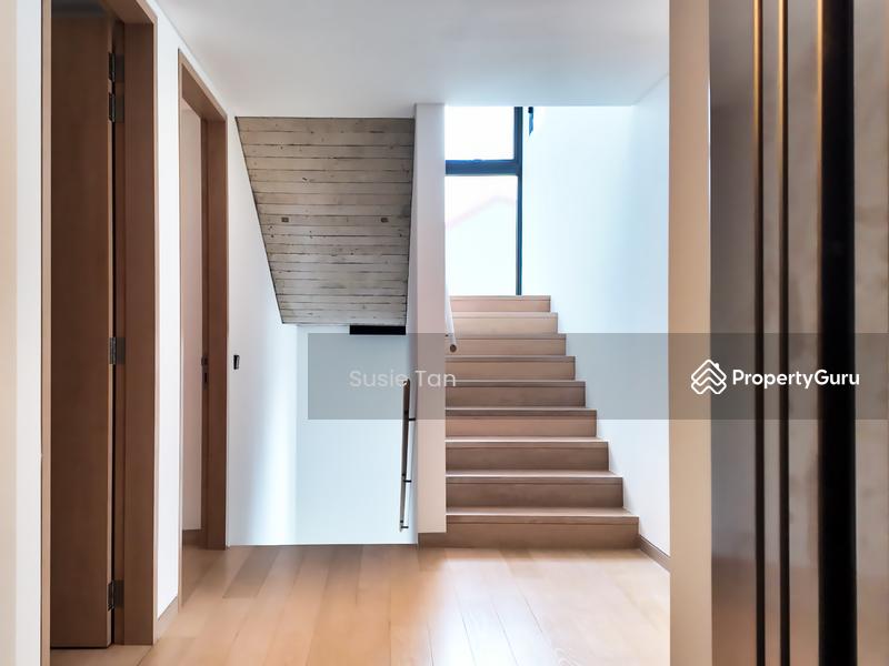 Semi-Detached for Sale: D19, 559749