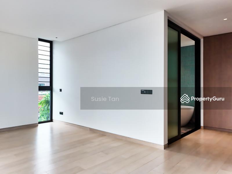 Semi-Detached for Sale: D19, 559749