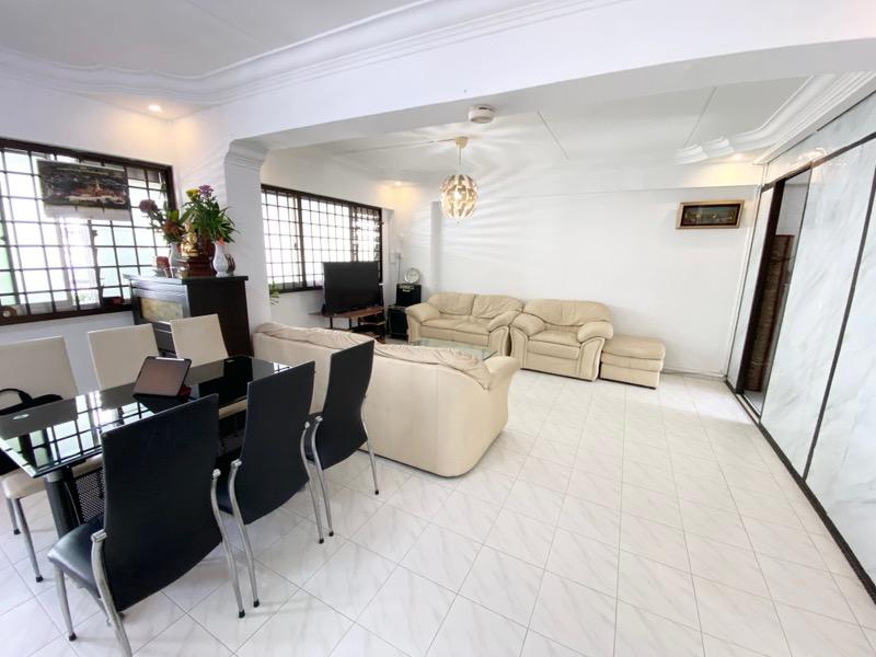HDB Apartment for Sale, 406 Choa Chu Kang Avenue 3 HDB Apartment For Sale, $580,000, 3 Bed 2 Bath 1,119 sqft $518.00 psf, SGD 580,000 | 99-year Leasehold