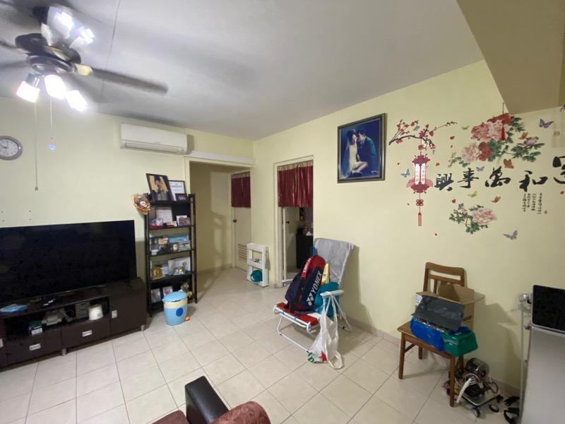 HDB Apartment for Sale, 236 Choa Chu Kang Central HDB Apartment For Sale, $530,000, 3 Bed 2 Bath 1,119 sqft $474.00 psf, SGD 530,000 | 99-year Leasehold