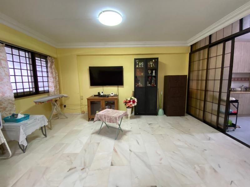 HDB Apartment for Sale, 425 Choa Chu Kang Avenue 4 HDB Apartment For Sale, $555,000, 3 Bed 2 Bath 1,119 sqft $496.00 psf, SGD 555,000 | 99-year Leasehold