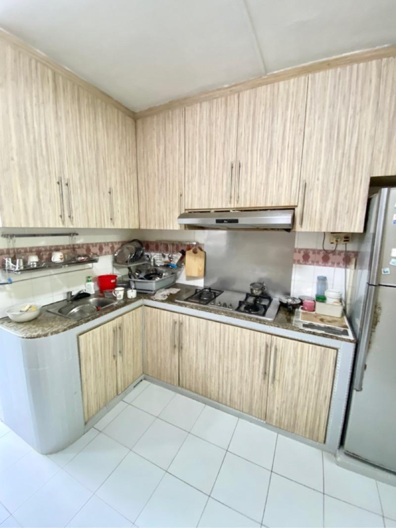HDB Apartment for Sale, 425 Choa Chu Kang Avenue 4 HDB Apartment For Sale, $555,000, 3 Bed 2 Bath 1,119 sqft $496.00 psf, SGD 555,000 | 99-year Leasehold